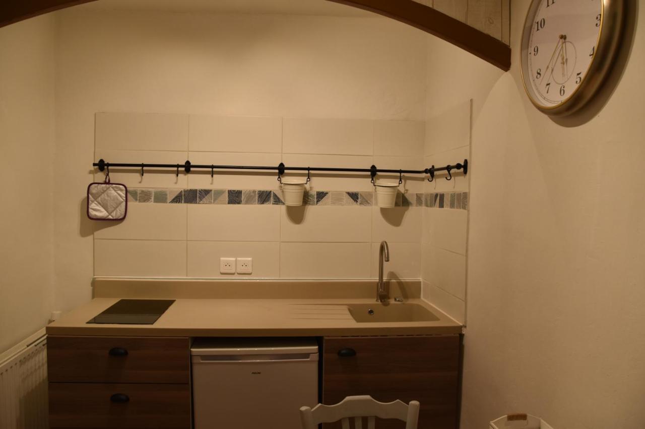 Logis Des Douves Bed & Breakfast Tiffauges Dış mekan fotoğraf