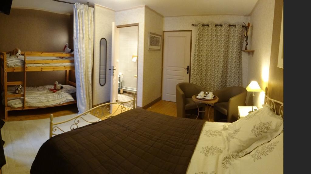 Logis Des Douves Bed & Breakfast Tiffauges Dış mekan fotoğraf